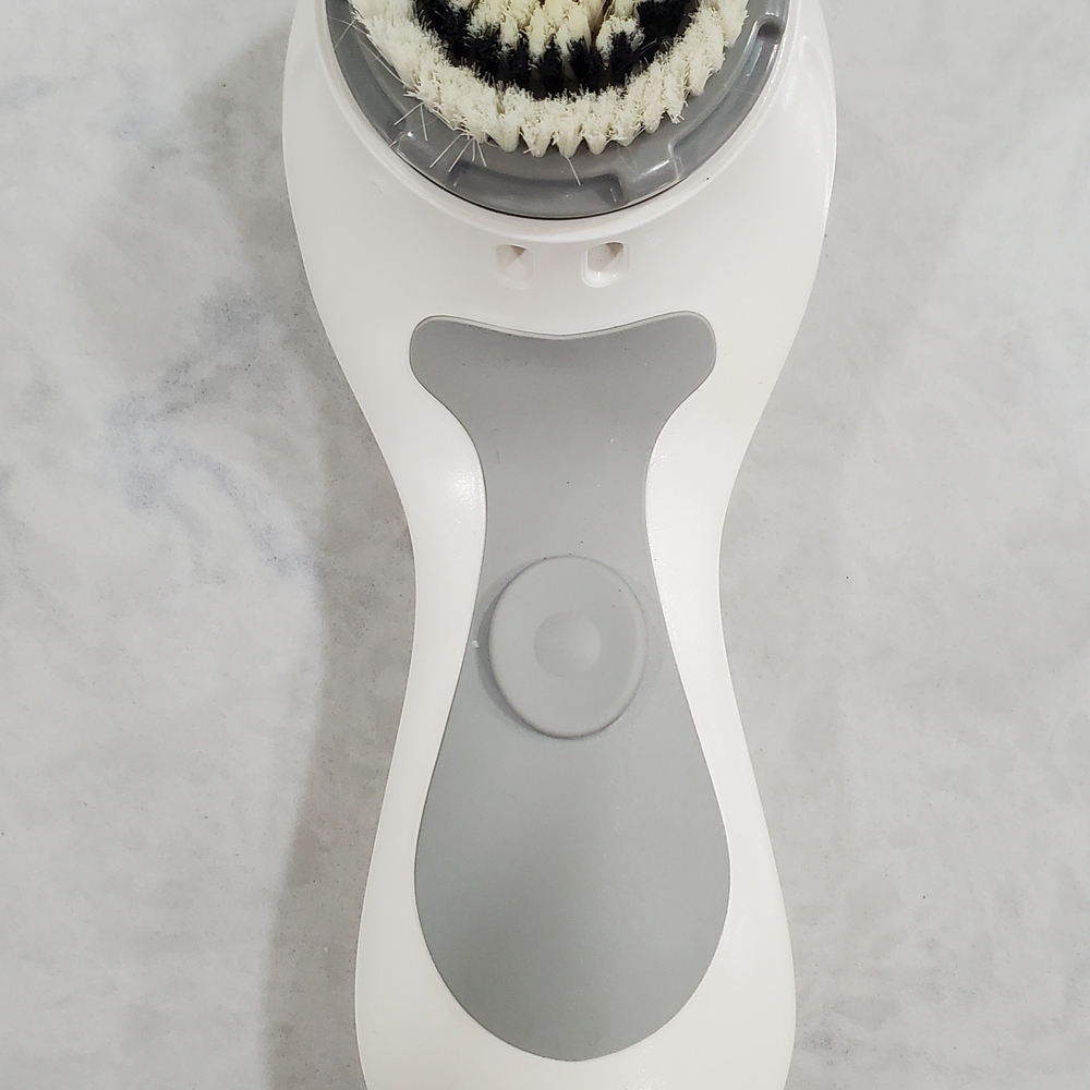 Clarisonic White and Gray Skincare Cleanser